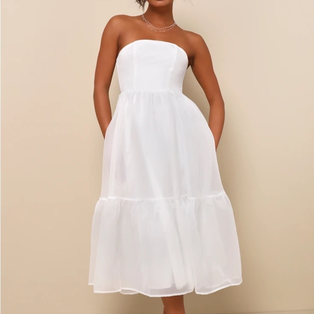 BNWT Elegant White Organza Strapless Gown